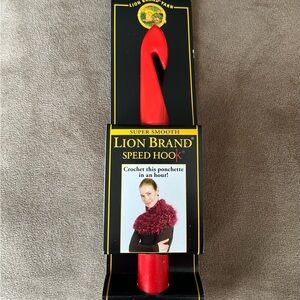 Lion Brand Large Sized plastic Crochet Hook. Size  S, 19.00mm